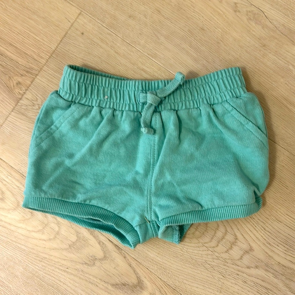 Carter’s 6 month blue cotton shorts EUC